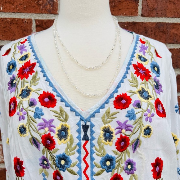Embroidered Floral Top - Picture 2 of 6